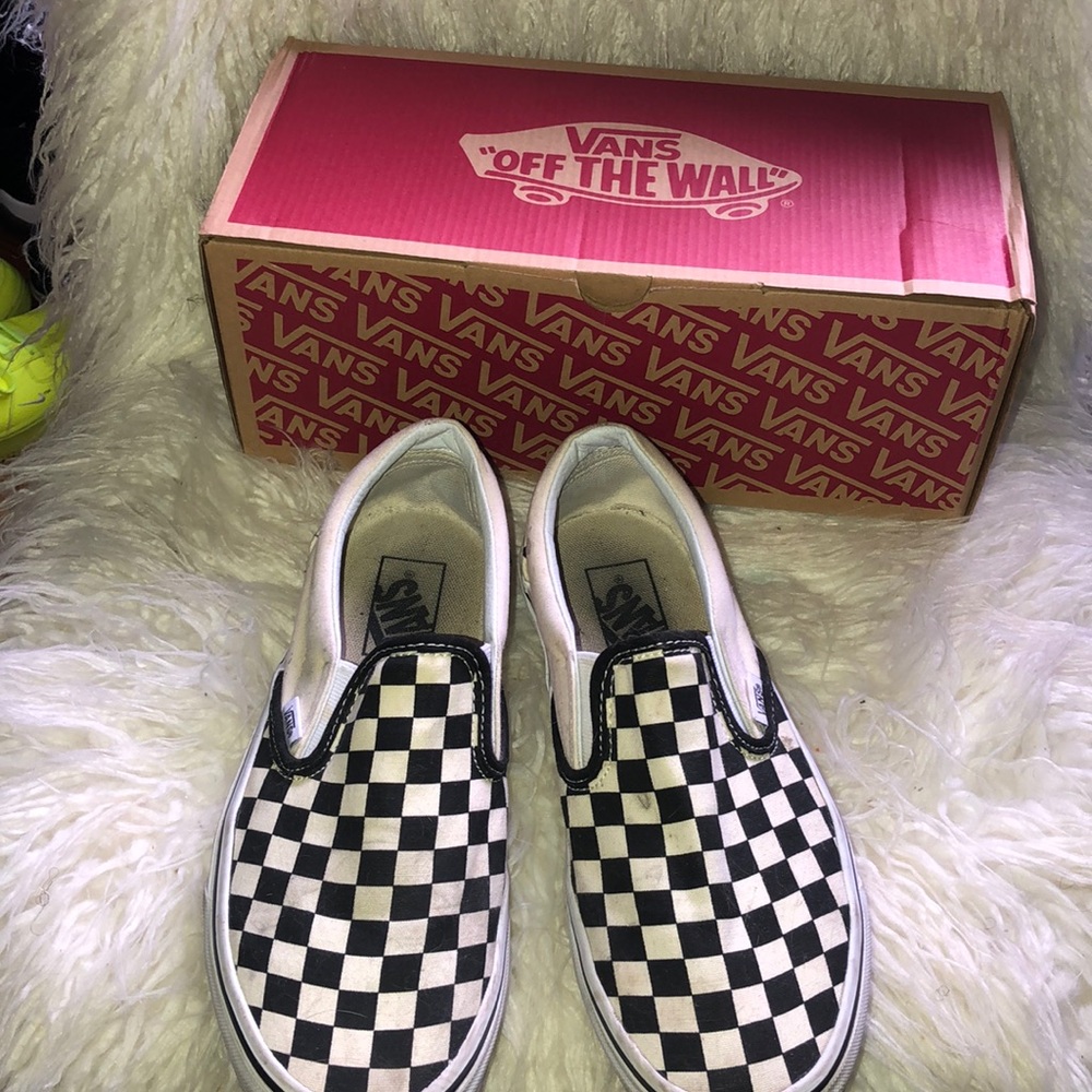 Checkerboard Vans 🖤